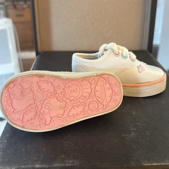 Gerber Toddler Girl 3W Walkers Sneakers Baby Very Good Condition Leather Upper - Picture 2 of 4